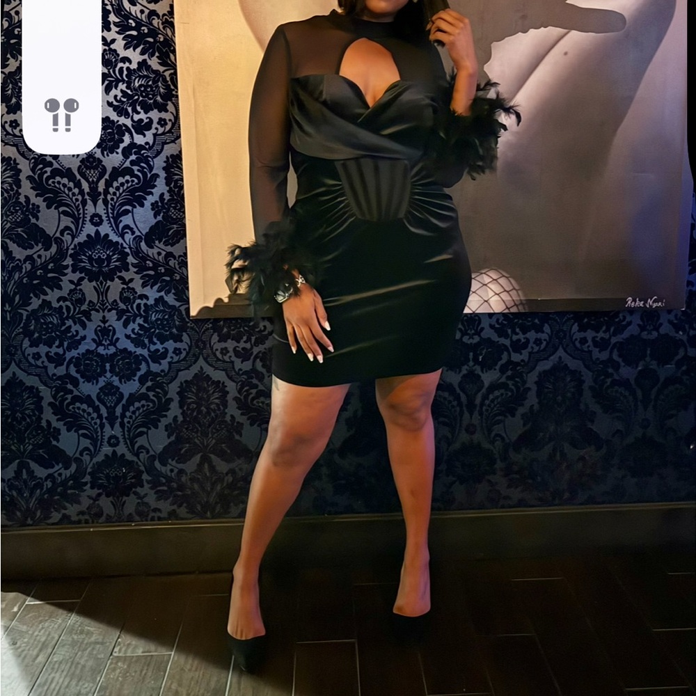 SHEIN Black Bodycon Mini Dress with Bishop Sleeves